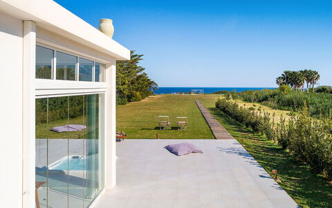 Villa Betty: Ombre, Béton, Aménagement Paysager, Colonne, Structure En Plein Air, Biens, Recours, Eco Hôtel, Côte, Porche