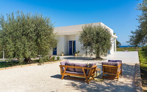 Villa Betty: Bleu, Domicile, Biens, Ombre, Aménagement Paysager, Jardin, Conception, Cour, Villa, Recours