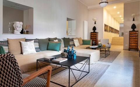 Sibilla: Meubles, Design Intérieur, Canapé, Sol, Sol, Mur, Salon, Pièce, Bois, Coussin