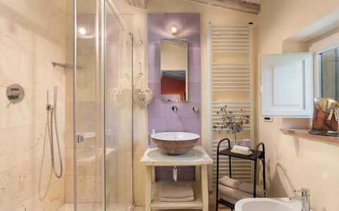 Villa la Foresta: Design Intérieur, Sol, Sol, Luminaire Plomberie, Salle De Bains, Meubles, Bois, Éclairage, Pièce, Plafond