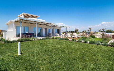 Villa Matilde: Zone Résidentielle, Architecture, Domicile, Lot Terre, Toit, Biens, Ombre, Jardin, Manoir, Villa