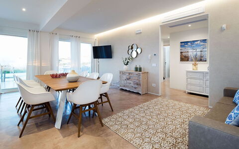 Villa Matilde: Meubles, Design Intérieur, Sol, Sol, Bois, Plafond, Pièce, Canapé, Salon, Table