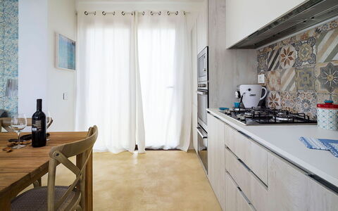 Villa Federica: Sol, Meubles, Cuisine, Design Intérieur, Sol, Bois, Comptoir, Principaux Appliance, Appareil De Cuisine, Cabinetry