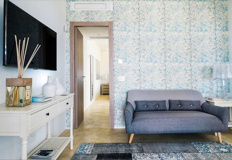 Villa Federica: Bleu, Meubles, Design Intérieur, Sol, Sol, Textile, Table, Pièce, Salon, Domicile