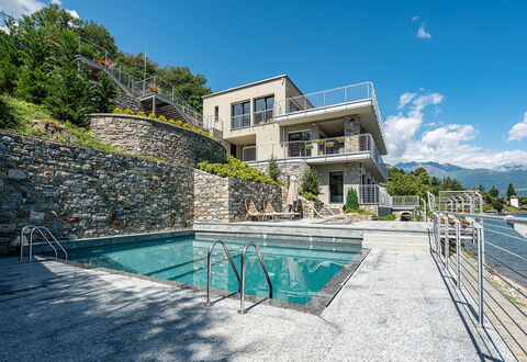 Villa Perla: Piscine, Biens, Réservoir, Recours, Eco Hôtel, Villa, Ville Resort, Caractéristique De L'Eau, Manoir
