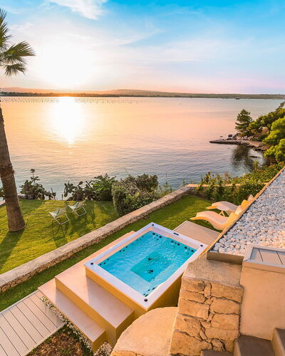 Sea Art Villa: Bleu, L'Eau, Plan D'Eau, Piscine, Cotiers Et Relief Océaniques, Recours, Côte, Mer, Lac, Loisir