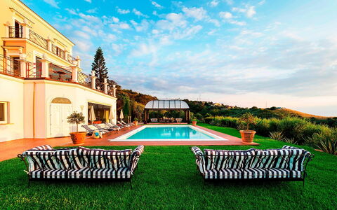 Blue Star Villa: Biens, Manoir, Hacienda, Recours, Villa, Hôtel, Balcon, Eco Hôtel, Piscine, Cour