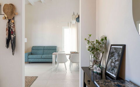 Villa Bruna: Meubles, Design Intérieur, Sol, Mur, Sol, Bois, Pièce, Éclairage, Salon, Domicile