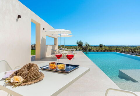 Villa Bruna: Piscine, Recours, Chaise, Mobilier De Jardin, Eco Hôtel, Hôtel, Villa