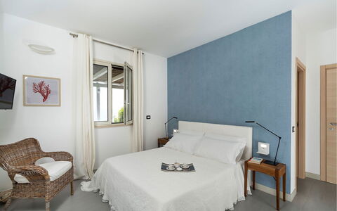 Villa Sea Star: Meubles, Mur, Design Intérieur, Chambre, Bois, Sol, Lit, Sol, Textile, Plafond
