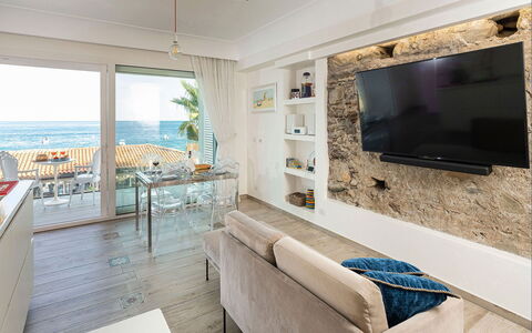 Casa Light Blu: Meubles, Design Intérieur, Sol, Sol, Mer, Appartement, Côte, Pièce, Salon, Océan