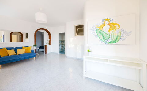 Mermaid Villa: Sol, Sol, Design Intérieur, Meubles, Plafond, Pièce, Appartement, Salon, Chaise