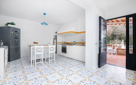 Mermaid Villa: Sol, Sol, Design Intérieur, Tuile, Conception, Chaise, Marbre, Cuisine, Plante D'Appartement
