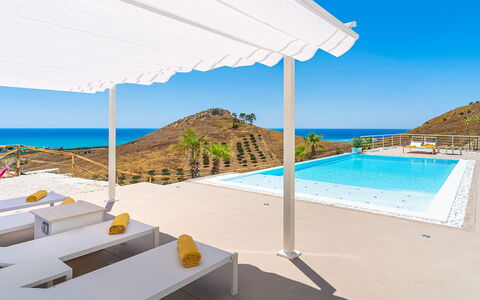 Villa Montallegro: Meubles, Piscine, Recours, Chaise, Eco Hôtel, Ombre, Mobilier De Jardin, Structure En Plein Air, Villa, Hôtel