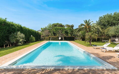 Villa Carosone: Bleu, Piscine, Recours, Composite, Ombre, Jardin, Aménagement Paysager, Eco Hôtel, Caractéristique De L'Eau, Hacienda