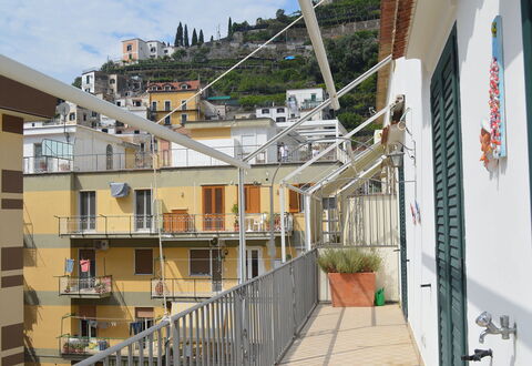 Casa Minori: Appartement, Quartier, Zone Résidentielle, Balcon, Design Urbain, Composite, Condominium, Balustrade, Daylighting