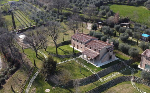 Villa Ripa: Herbe, Biens, Paysage, Lot Terre, Domicile, Plaine, Zone Rurale, Établissements Humains, Ferme, Chalet