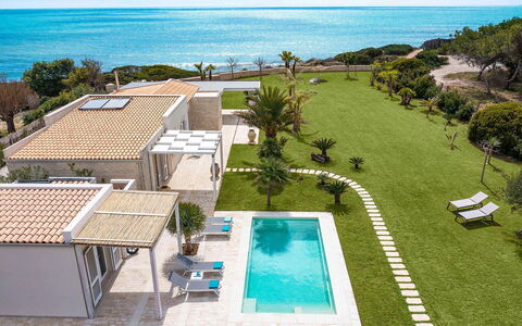 Villa Doddi: Piscine, Recours, Mer, Eco Hôtel, Biens, Villa, Loisir, Mobilier De Jardin, Station Balnéaire