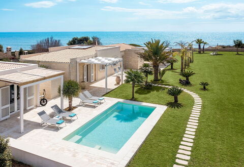 Villa Doddi: Piscine, Recours, Biens, Eco Hôtel, Villa, Ombre, Manoir, Loisir, Mobilier De Jardin