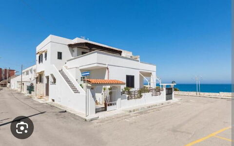 Azzurra: Zone Résidentielle, Ville, Domicile, Appartement, Balcon, Banlieue, Ombre, Fourniture Électrique, Villa