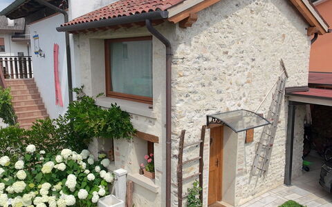 La Casetta dei Palù, Valdobbiadene: Mur, Maison, Domicile, Zone Résidentielle, Porte, Toit, Chalet, Pot De Fleur, Jardin