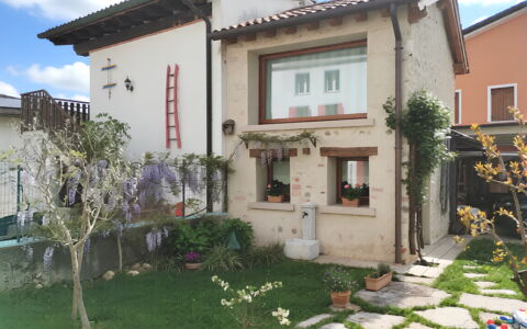 La Casetta dei Palù, Valdobbiadene: Maison, Porte, Domicile, Arbuste, Zone Résidentielle, Chalet, Jardin, Pot De Fleur, Cour