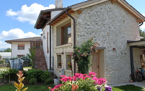 La Casetta dei Palù, Valdobbiadene: Mur, Bâtiment, Fenêtre, Maison, Domicile, Porte, Arbuste, Zone Résidentielle, Chalet