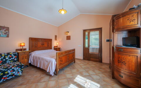 Il Giuncheto, Pool, Amazing View, Umbrian Countrys: Meubles, Design Intérieur, Sol, Sol, Plafond, Bois, Lit, Chambre, Cabinetry, Pièce