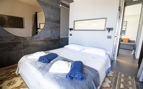 C-Home Historic House: Meubles, Design Intérieur, Sol, Chambre, Lit, Sol, Drap De Lit, Literie, Cadre De Lit, Appartement