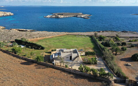 Villa Stornella: Plan D'Eau, L'Eau, Côte, Ressources En Eau, Cotiers Et Relief Océaniques, Mer, Paysage Naturel, Paysage, Horizon, Rive