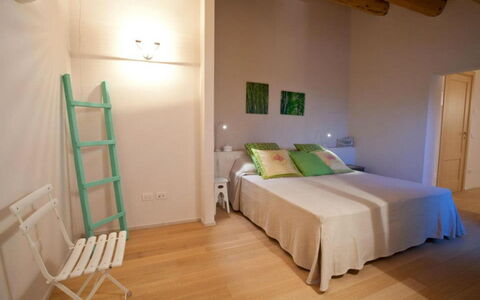 Villa Checco: Meubles, Design Intérieur, Sol, Sol, Bois, Plafond, Pièce, Chambre, Lit, Parquet