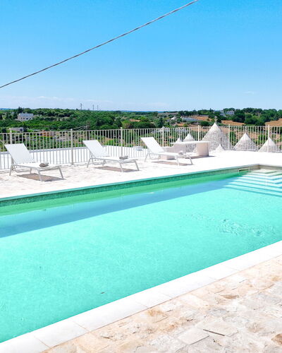 Trullo Miravista Valle D'Itria: Bleu, Piscine, Composite, Recours, Mobilier De Jardin, Balancelle, Eco Hôtel, Biens, Ville Resort, Thermes