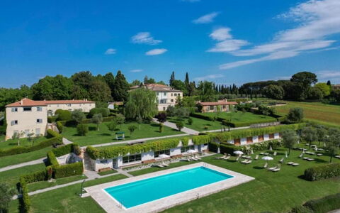 Loft Borgo Syrah: Jardin, Haie, Pelouse, Aménagement Paysager, Parc, Plantation, Jardin Botanique, Cour, Villa