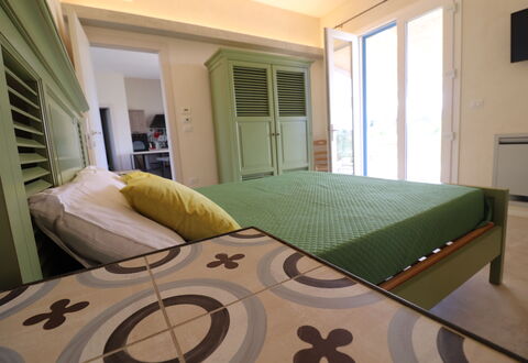 Elegante Villa Casale 50: Meubles, Lit, Chambre, Design Intérieur, Sol, Sol, Bois, Drap De Lit, Literie, Pièce