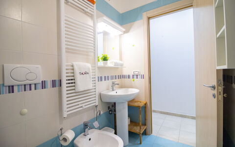 Villa i Gabbiani Otranto: Design Intérieur, Sol, Sol, Pièce, Plafond, Meubles, Luminaire Plomberie, Appartement, Évier, Lavabo
