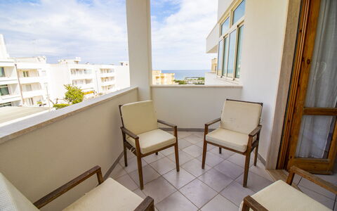 Anisia'S Home Otranto: Appartement, Sol, Condominium, Balcon, Plafond, Tache De Bois, Dur, Parquet, Hôtel, Chaise