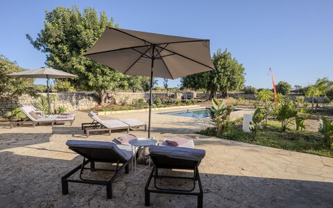 Villa Il Carato, Private Pool, Modica: Parapluie, Mobilier De Jardin, Meubles, Piscine, Chaise, Balancelle, Ombre, Recours, Tableau De Plein Air, Aménagement Paysager
