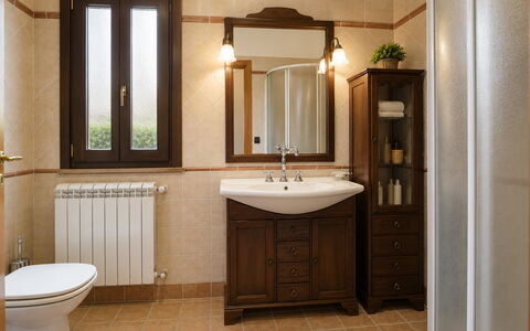 Villa Margi: Lavabo, Design Intérieur, Sol, Meubles, Luminaire Plomberie, Évier, Bois, Sol, Armoire De Toilette, Miroir