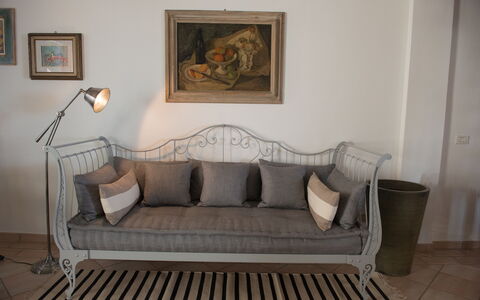 Villa Sole - Exclusive Villa al Conero con Piscina: Meubles, Design Intérieur, Canapé, Sol, Sol, Domicile, Salon, Pièce, Throw Pillow