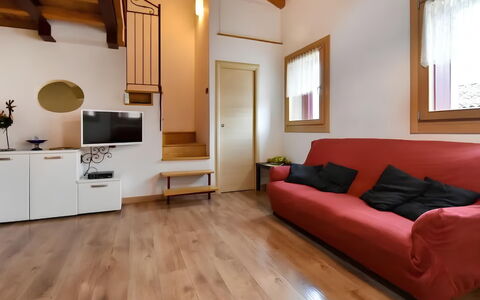 La Corte di Marga - Casa Gustet: Sol, Design Intérieur, Bois, Sol, Meubles, Parquet, Pièce, Plafond, Domicile, Salon