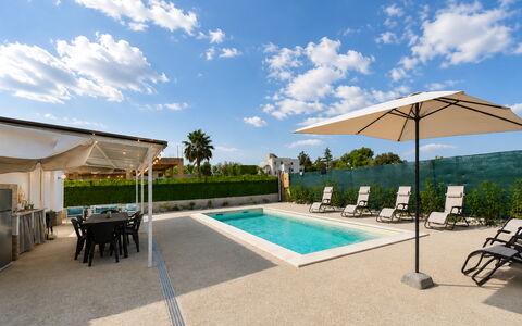 Villa Cosentini: Piscine, Mobilier De Jardin, Recours, Parapluie, Meubles, Composite, Eco Hôtel, Balancelle, Ombre, Chaise