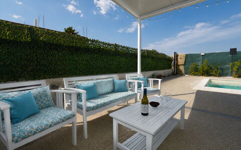 Villa Cosentini: Meubles, Mobilier De Jardin, Chaise, Table, Design Intérieur, Sol, Sol, Tableau De Plein Air, Piscine, Table Basse