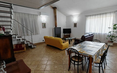 Villa del Monte: Meubles, Design Intérieur, Sol, Sol, Bois, Plafond, Pièce, Canapé, Éclairage, Salon