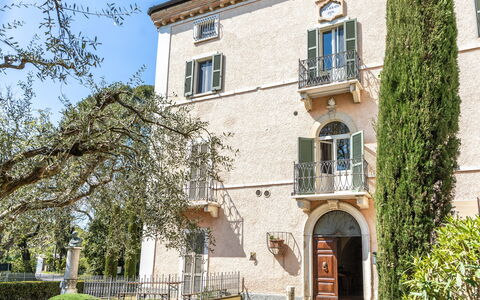 Serafini Holiday Home: Cambre, Balcon, Biens, Manoir, Villa, Hacienda, Balustre