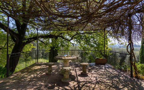 Il Leccio, Vinci, Private Pool and Tennis: Le Fer, Ombre, Clôture, Balcon, Structure En Plein Air