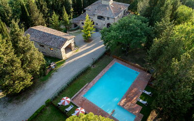 Maison Badia a Passignano: Biens, Piscine, Hacienda, Villa, Manoir, Ferme, Cour, Aménagement Paysager, Mélèze