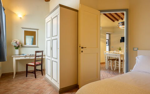 Casa Stella Serena, Casole D'Elsa, Pool: Design Intérieur, Mur, Plafond, Pièce, Sol, Sol, Meubles, Chambre, Éclairage, Domicile