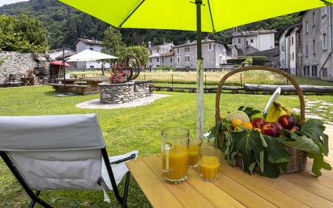 Valtellina 646: Mobilier De Jardin, Parapluie, Tableau De Plein Air, Jardin, Chaise, Aménagement Paysager, Patio, Pelouse, Table Cuisine Et Salle A Manger, Cour
