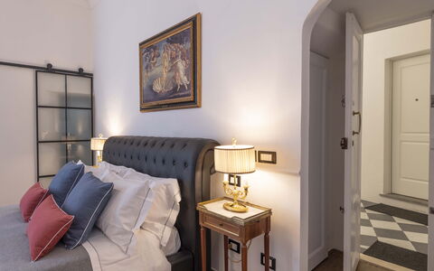 Maison D'Alice: Meubles, Design Intérieur, Chambre, Lit, Sol, Sol, Drap De Lit, Éclairage, Literie, Pièce