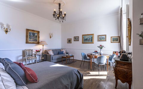 Maison D'Alice: Meubles, Design Intérieur, Sol, Pièce, Plafond, Textile, Sol, Cadre, Éclairage, Domicile